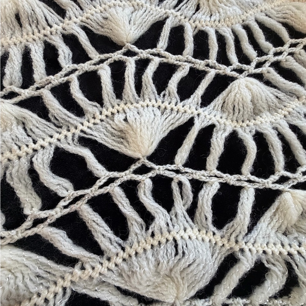 Vintage handmade crochet shawl wrap ivory cream OS - Picture 3 of 9